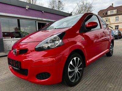 Gebraucht Toyota Aygo Cool 68 PS (50 kW) 2010 Rot Kleinwagen