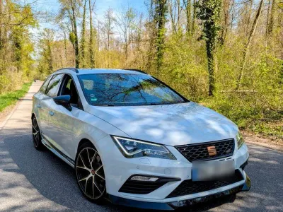 Używany Seat Leon 4Drive 300 KM (220 kW) 2020 Szary Kombi