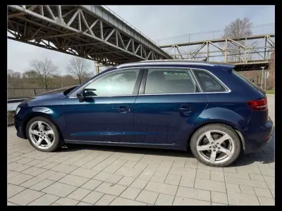 Gebraucht Audi A3 Sport 116 PS (85 kW) 2019 Blau Limousine