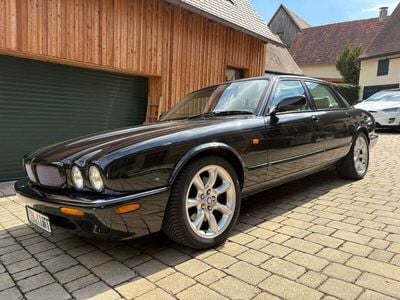 Jaguar XJR