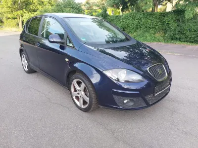Gebraucht Seat Altea 125 PS (91 kW) 2012 Blau Limousine