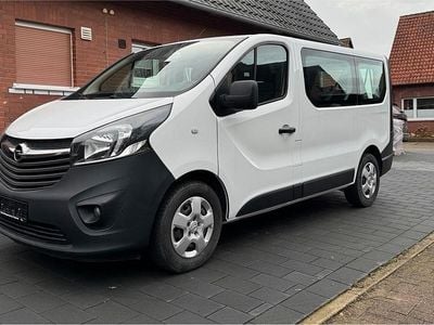Weiß Gebraucht 2018 Opel Vivaro Van / Kleinbus | 17.999 € (Fairer Preis)