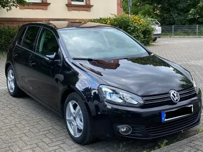 Gebraucht VW Golf VI 105 PS (77 kW) 2010 Schwarz Kleinwagen