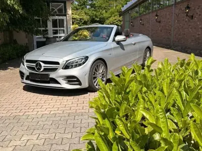 Używany Mercedes C43 AMG AMG 390 KM (286 kW) 2020 Srebrny Kabriolet