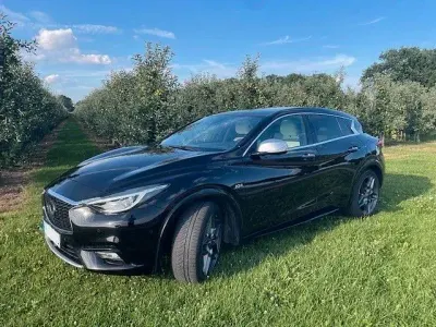 Gebraucht Infiniti Q30 Premium 170 PS (125 kW) 2017 Schwarz Limousine