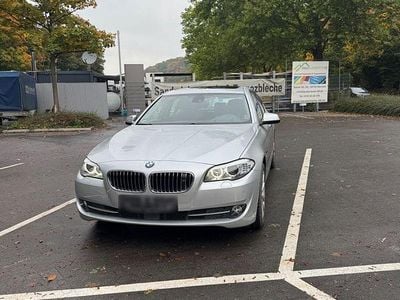 Gebraucht BMW 528 Sport Line 258 PS (189 kW) 2010 Silber Limousine