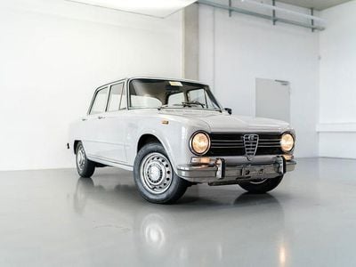 Grau Gebraucht 1971 Alfa Romeo Giulia 1300 Super Limousine | 21.900 €