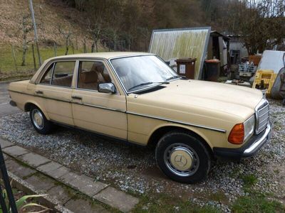 gebraucht Mercedes 200 W123