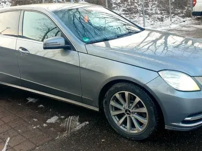 Gebraucht Mercedes E300 Elegance 231 PS (169 kW) 2012 Grau Limousine