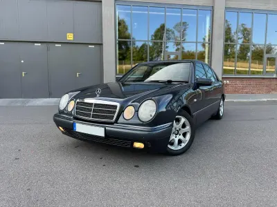 Occasion Mercedes E200 136 ch (100 kW) 1997 Bleue Berline