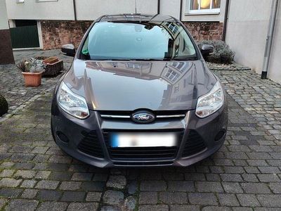 Gebraucht Ford Focus SYNC Edition 125 PS (91 kW) 2013 Braun Kombi