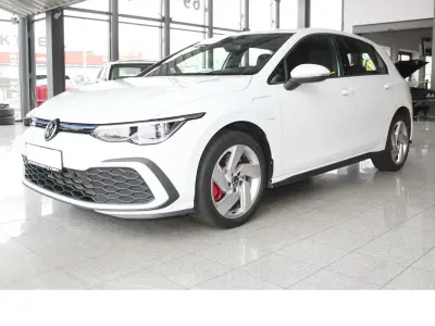 Gebraucht VW Golf VII GTE 245 PS (180 kW) 2021 Weiß Kleinwagen