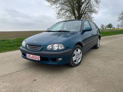 gebraucht Toyota Avensis 1,8 TÜV NEU