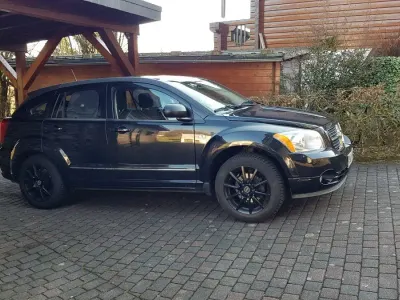 Gebraucht Dodge Caliber SXT 156 PS (114 kW) 2010 Schwarz Kleinwagen