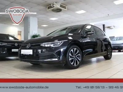 Gebraucht VW Golf VIII Active 150 PS (110 kW) 2022 Schwarz Limousine