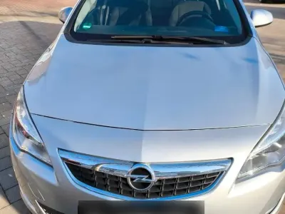 Gebraucht Opel Astra Sport 110 PS (80 kW) 2011 Silber Kombi