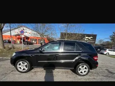 Gebraucht Mercedes ML300 204 PS (150 kW) 2010 Schwarz SUV
