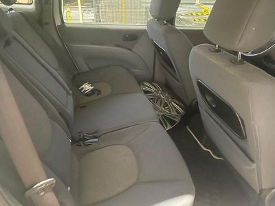 Usado Hyundai Matrix 103 HP (75 kW) 2005 Prateado Monovolume