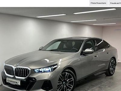 Gebraucht BMW 520 M Sport 208 PS (152 kW) 2025 Grau Limousine