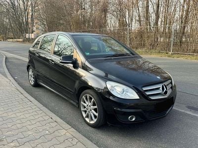 Gebraucht Mercedes B180 116 PS (85 kW) 2009 Schwarz Van / Kleinbus