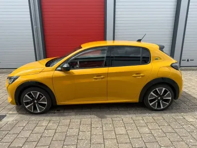 Gebraucht Peugeot e-208 GT 100 kW (136 PS) 2021 Gelb Kleinwagen