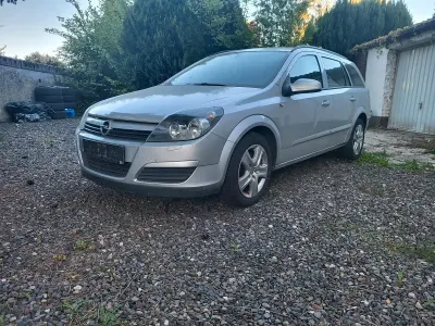 Begagnad Opel Astra 105 HK (77 kW) 2005 Grå Kombi