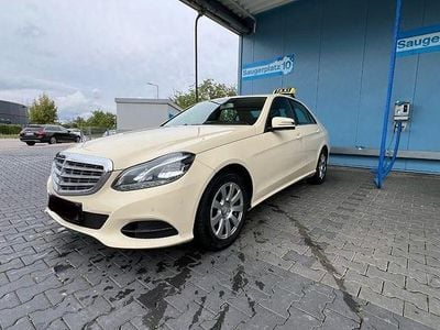 Beige Gebraucht 2016 Mercedes E200 Edition Limousine | 7.100 €