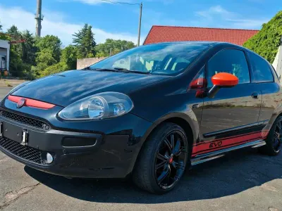 Gebraucht Fiat Punto Evo Racing 77 PS (56 kW) 2010 Schwarz Kleinwagen
