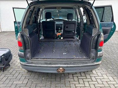 Second-hand Renault Espace 114 CP (83 kW) 1997 Verde Monovolum