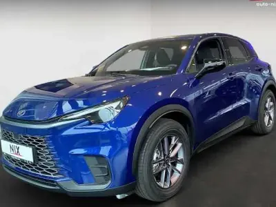 Neu Lexus LBX 136 PS (100 kW) 2026 Blau SUV