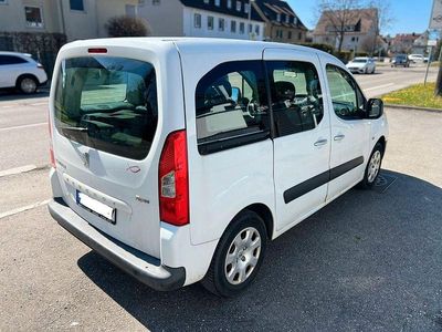 Gebraucht Peugeot Partner Tepee 120 PS (88 kW) 2010 Weiß Van / Kleinbus