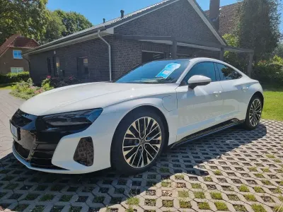Gebraucht Audi e-tron GT quattro Sport 350 kW (476 PS) 2023 Weiß Limousine
