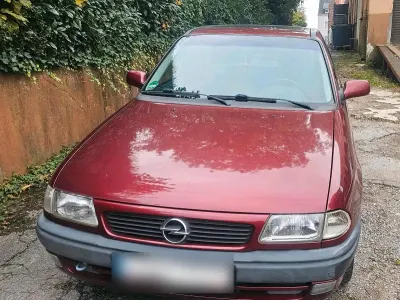 Gebraucht Opel Astra 75 PS (55 kW) 1996 Rot Kleinwagen