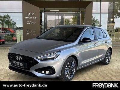 Shimmering silver Gebraucht 2025 Hyundai i30 Limousine | 25.999 € (Etwas zu teuer)