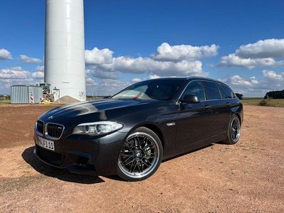 Schwarz Gebraucht 2010 BMW 530 Performance Kombi | 12.299 € (Fairer Preis)
