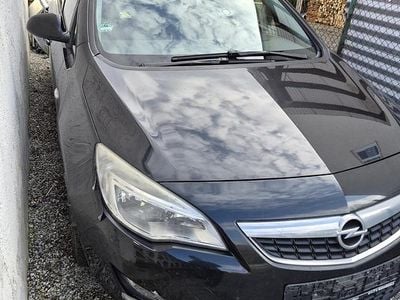 Gebraucht Opel Astra 130 PS (95 kW) 2012 Schwarz Kombi