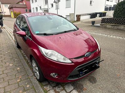 Gebraucht Ford Fiesta Titanium 97 PS (71 kW) 2010 Rot Kleinwagen