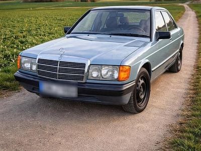 Usata Mercedes 190 118 CV (86 kW) 1988 Blu Berlina
