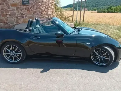 Begagnad Mazda MX5 Sports-Line 160 HK (117 kW) 2016 Svart Cab