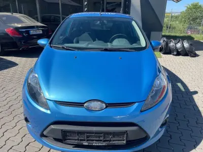 Usata Ford Fiesta Trend 60 CV (44 kW) 2010 Blu Berlina
