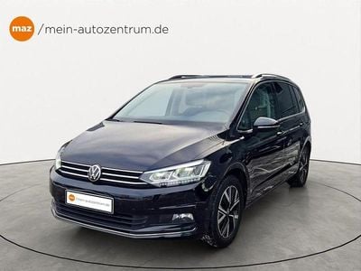 Gebraucht VW Touran Highline 150 PS (110 kW) 2022 Deep black perleffekt Van / Kleinbus