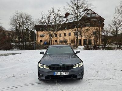 Grau Gebraucht 2020 BMW 330e Sport Line Limousine | 24.000 € (Fairer Preis)