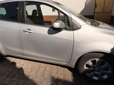 Gebraucht Opel Agila Edition 68 PS (50 kW) 2009 Silber Kleinwagen