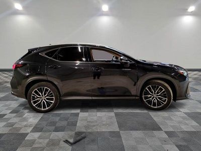 Schwarz Gebraucht 2022 Lexus NX450h+ E-FOUR SUV | 44.400 € (Etwas zu teuer)