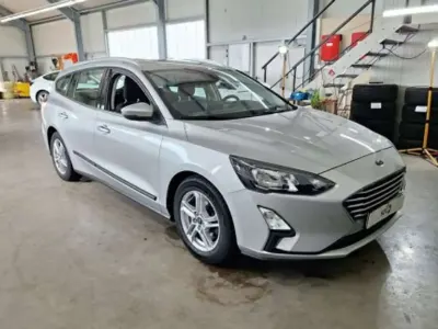 Używany Ford Focus Cool & Connect 120 KM (88 kW) 2020 Srebrny Kombi