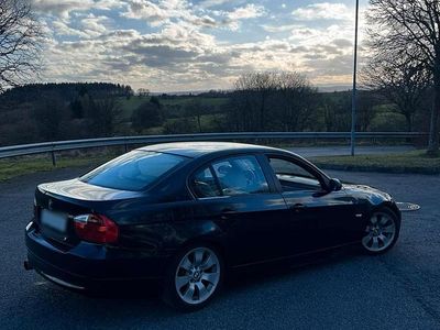 Gebraucht BMW 325 218 PS (160 kW) 2007 Schwarz Limousine