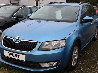 Blau Gebraucht 2015 Skoda Octavia Ambition Kombi | 8.990 € (Guter Preis)