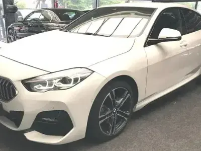 Gebraucht BMW 218 Gran Coupé M Sport 250 PS (183 kW) 2023 Weiß Coupé