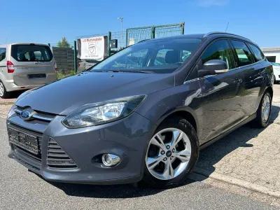 Gebraucht Ford Focus Champions Edition 125 PS (91 kW) 2012 Grau Limousine