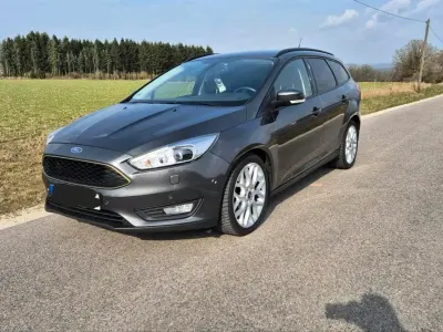 Gebraucht Ford Focus 2017 Grau Kombi